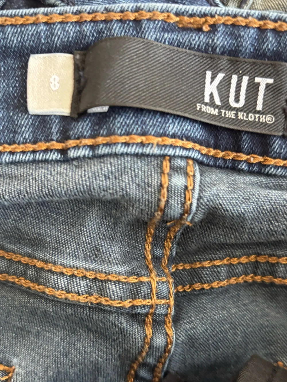 Kut from the Kloth Donna Dark Indigo Skinny Jeans size 8 in excellent condition